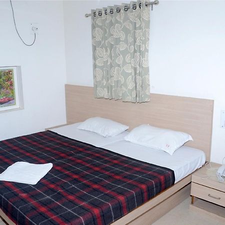 Hotel Kuber Nagpur Esterno foto