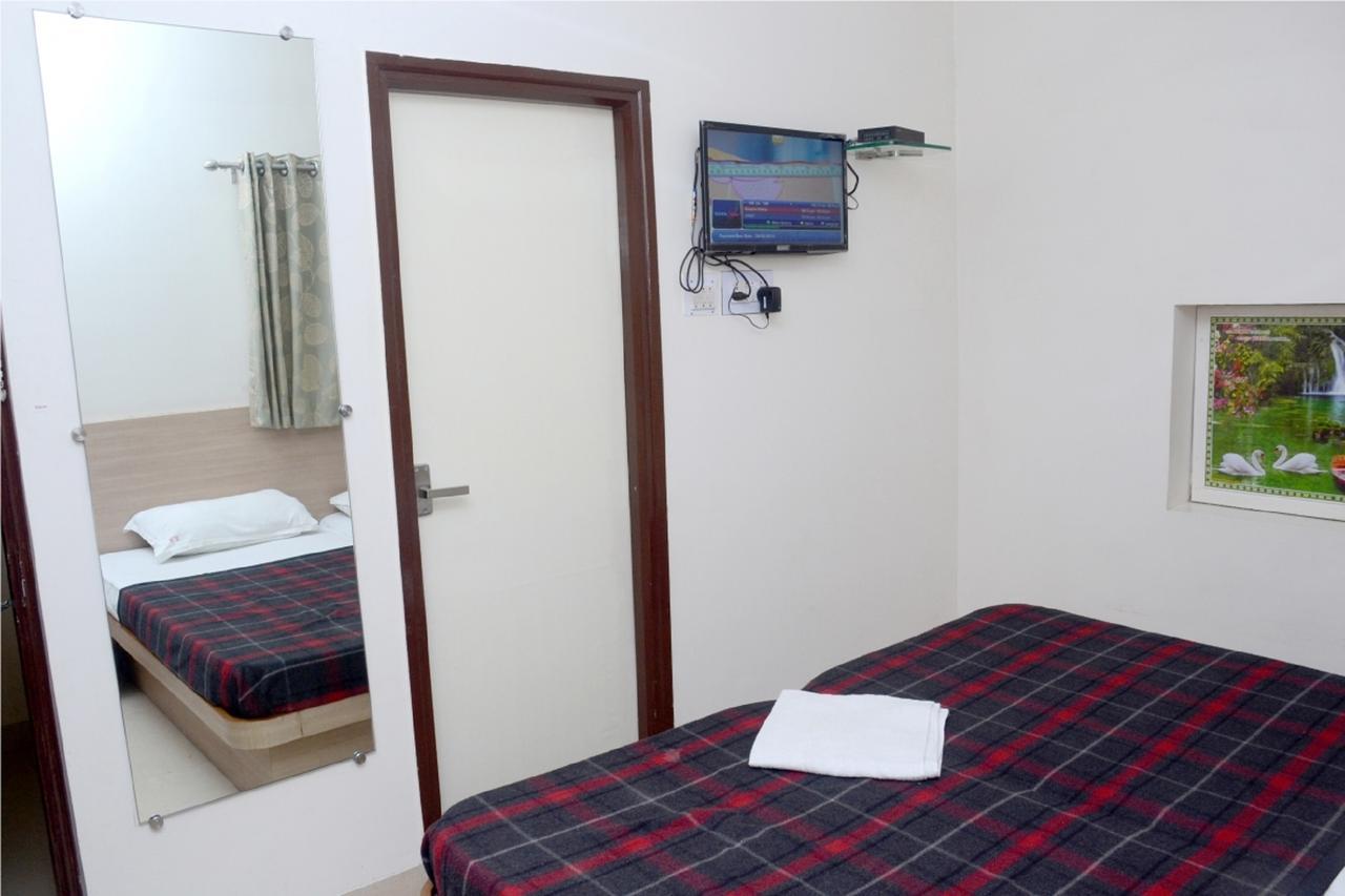 Hotel Kuber Nagpur Esterno foto